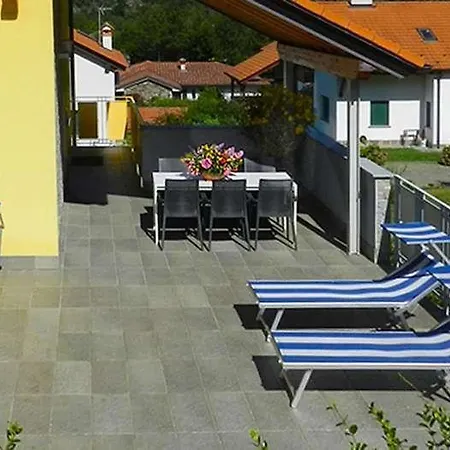 Appartement Rose Gialla Pastella Terrassen Og Colico