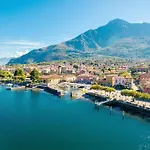 Rose Gialla Pastella Terrassen Og Apartmán Colico