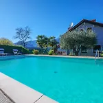 Rose Gialla Pastella Terrassen Og Apartmán